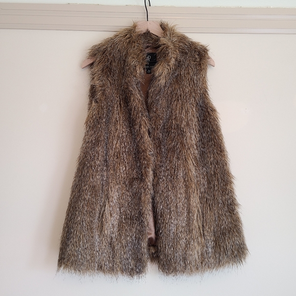 Rachel Zoe Jackets & Blazers - Rachel Zoe Faux Fur Oversized Vest